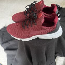 Nike Trainer Tanjun Slip on (Maroon)