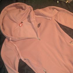 Nike Size XL BRAND NEW WITHOUT TAGS WOMEN'S PULLOVER HOODIE