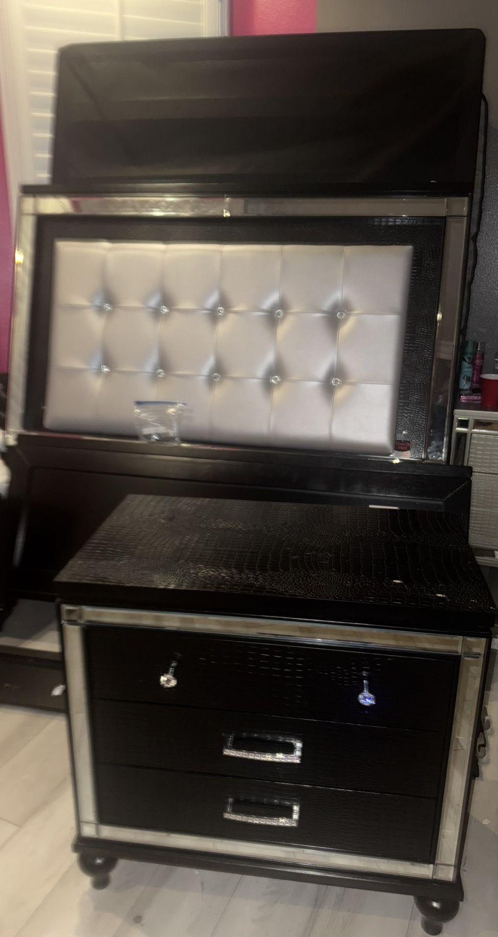 Black And Silver Bed Set (Queen)