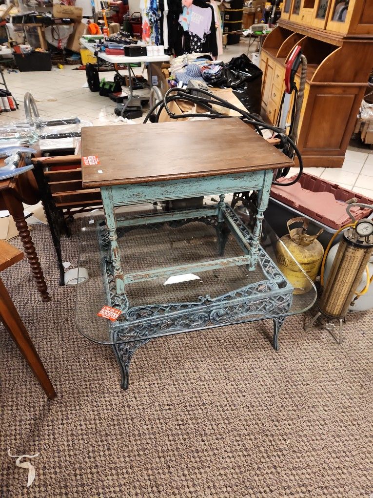 2 Tables