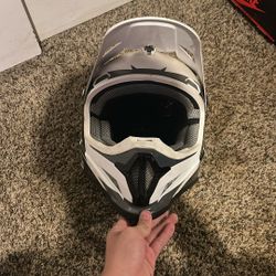 dirt bike helmet 