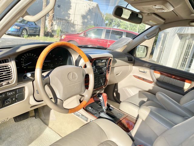 2000 Lexus LX