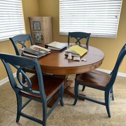 Round Dining Room Set