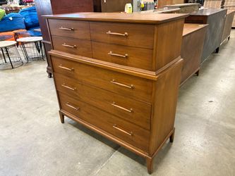 HERITAGE HENREDON Vintage Mid-Century 7 Drawer Tallboy Dresser with Turned Wooden Pulls