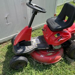 Craftsman R110 Gas Powered Riding Lawn Mower 