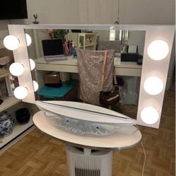 Vanity Girl Make Up Mirror 
