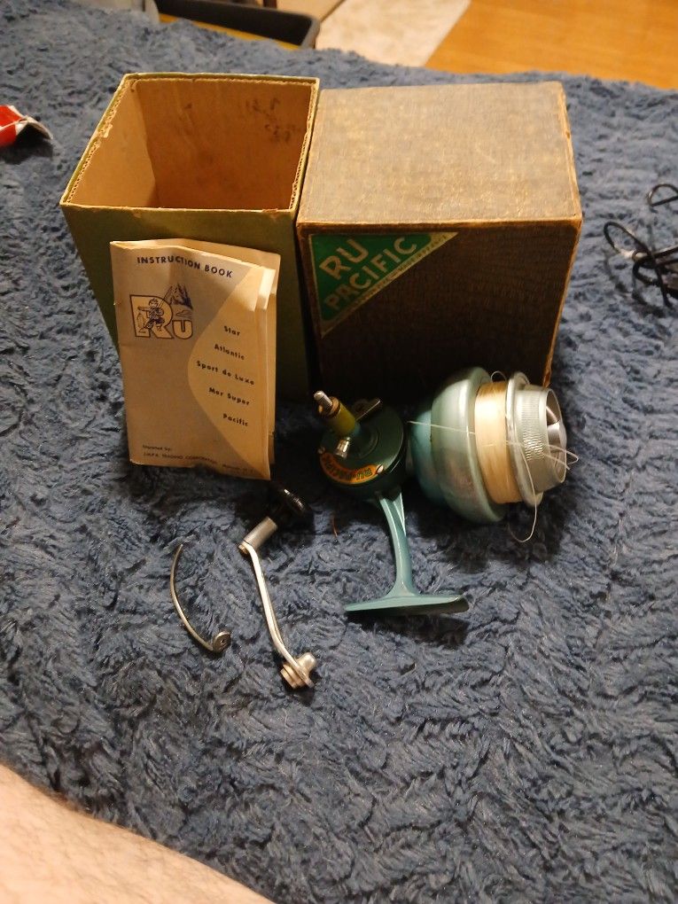 Vintage RU Pacific Fishing Reel W/instruction Manual