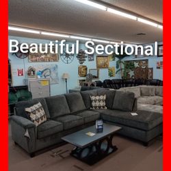 🤩 Beautiful Sectional 