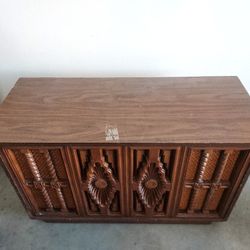 Vintage Record Player With 8 Track