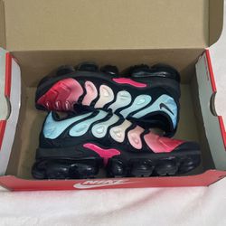 Nike Vapor Maxes Plus