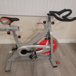 SPIN BIKE UPRIGHT EXERCISE BIKE