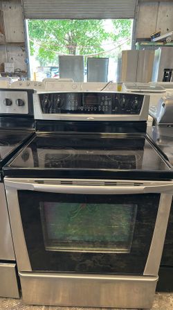 Whirlpool Stainless Steel Electric Range Smooth Top