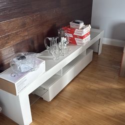 Large entertainment console