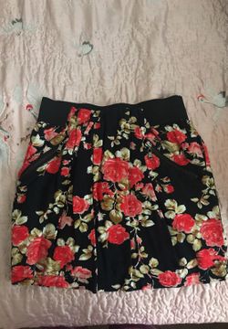 Skirt - size small