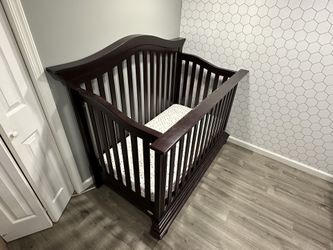 Crib W/mattres