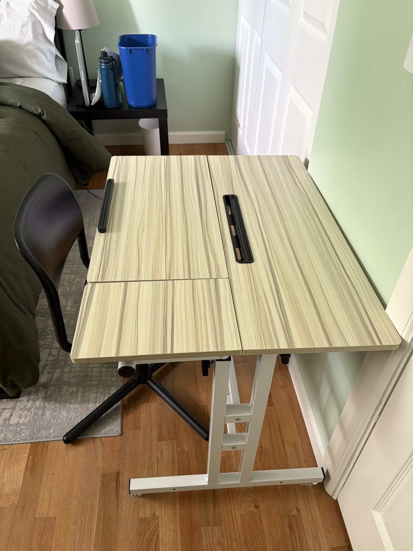 Mobile Desk And Chair