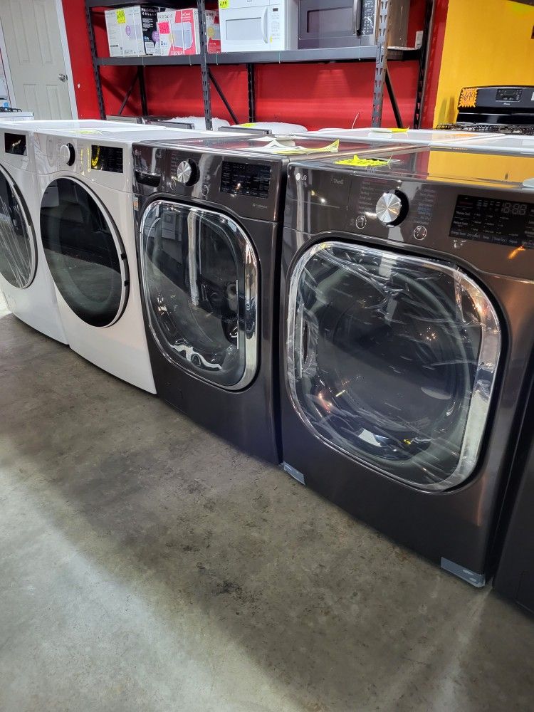 New LG ThinQ Front Load Washer 5.0 Cubic Feet & Gas Dryer 7.4 Cubic Feet