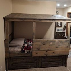 Twin Hideout Cabin Bed
