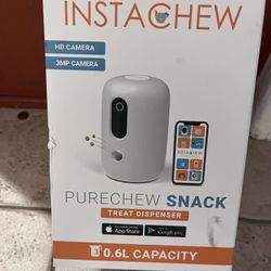 Insta Chew Treat Despenser 