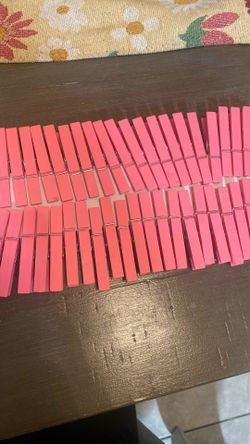 Wooden pink close pins (47)