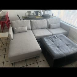 Light Grey Modern Sectional Couch w/Reversible Chaise Lounge -I Can Deliver