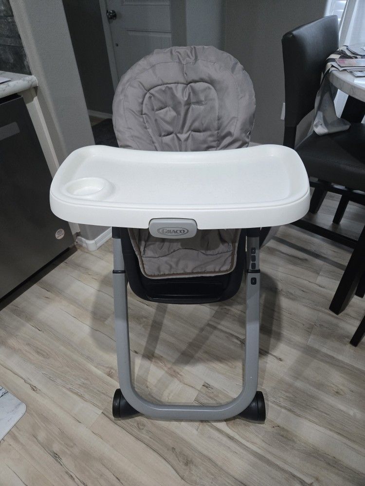 GRACO  HI CHAIR FOR INFANT - 5'-6 YEAR OLD New Nobox