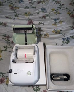 Niimbot B1 Bluetooth Label Printer