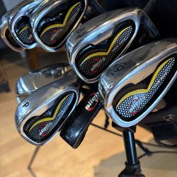 Full Set of Men's Golf Clubs With Stand Bag