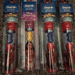 Brand New Crest Kids Toothbrush All For ($20)(Cash Only)(price Is Firm) 