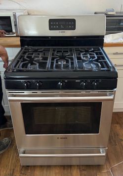 Bosch 30” Stainless Steel 5-Burner Gas Range / Oven