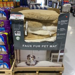 Brentwood Faux Fur Pet Mat 
