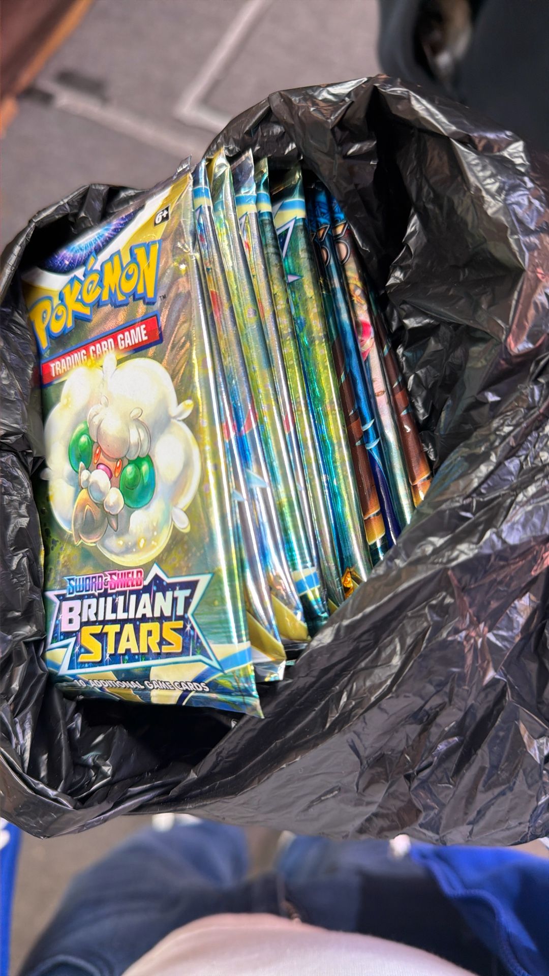 12 X Pokémon Booster Pack 