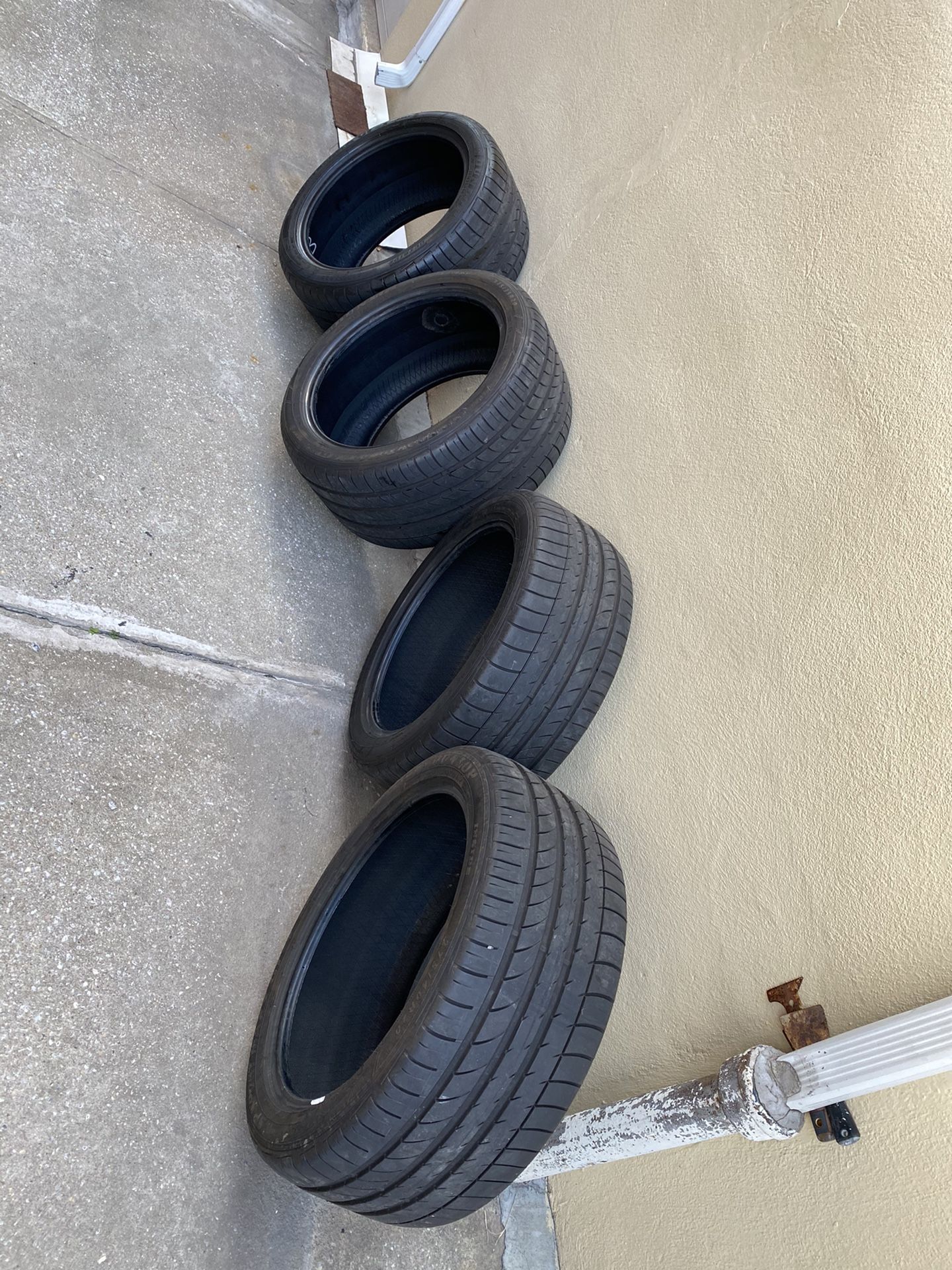 BMW X5 Tires 275/40/20 315/35/20 Run Flats