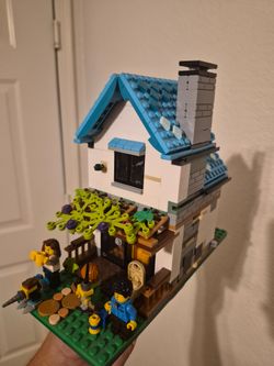 LEGO Creator Cozy House