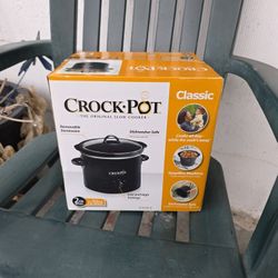 Brand New Crock Pot And Fondue Set