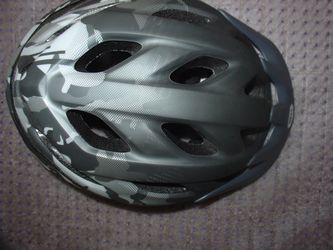 Bell Frenzy Youth Bicycle Helmet Black/Gray Camo pattern/Visor