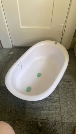 Free Frida Baby Bath Tub