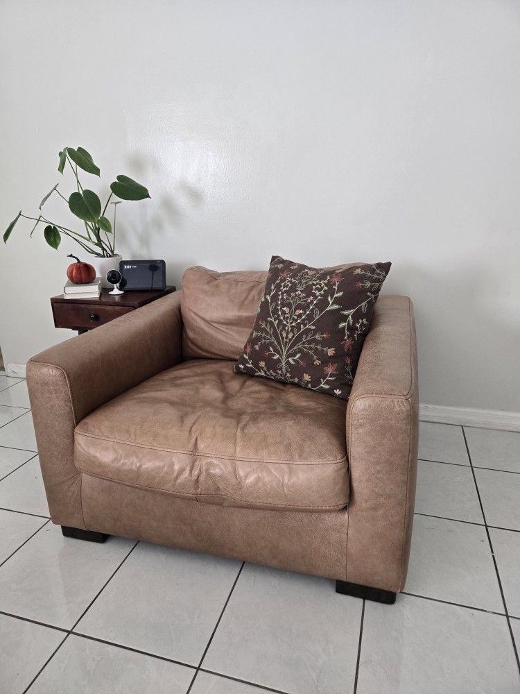 Oversized Leather Chair Camel Color