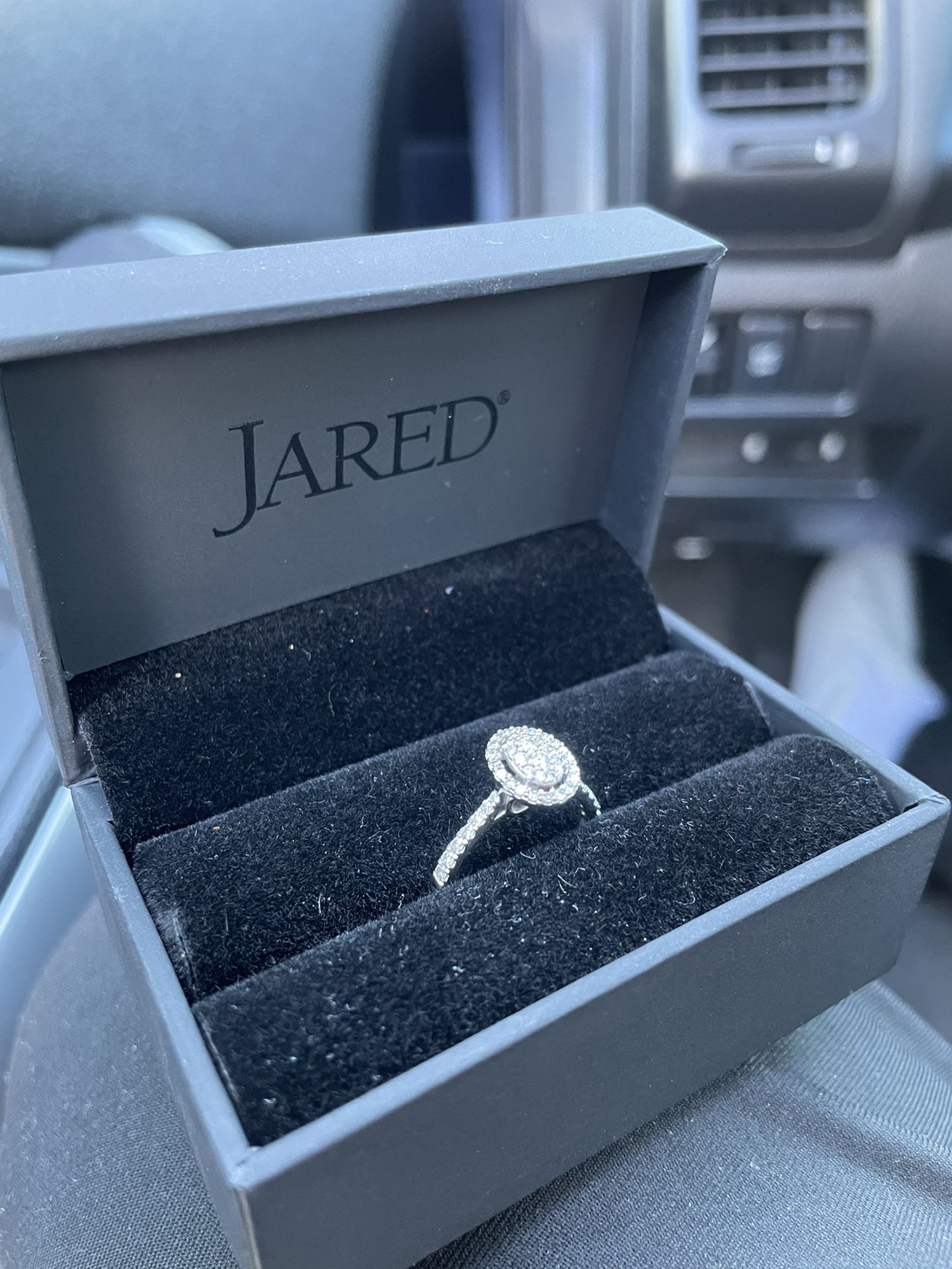 Diamond Wedding/Engagement Ring 10 Karat White Gold (Jared