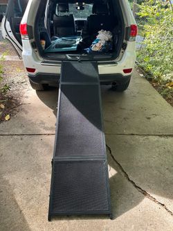 Folding dog ramp for cars