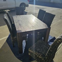 Dinning Table With Chairs