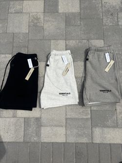 Essentials Shorts 