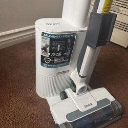 Shark Vaccum 