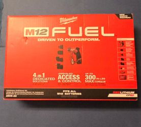 Milwaukee FUEL 12V 4-in-1 Installation Drill Driver Kit with 4-Tool Heads Brand New Price is Firm. Meet up in Burien Yes Available