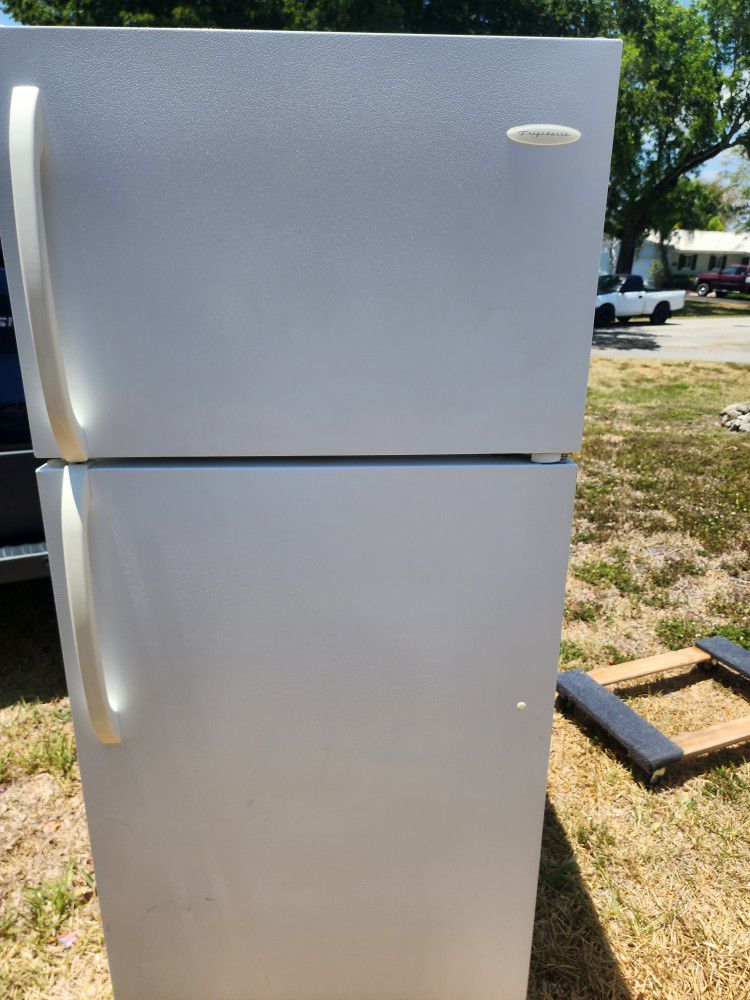 Frigidaire Refrigerator  $200 OBO