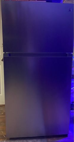Kenmore 33” Refrigerator with Freezer