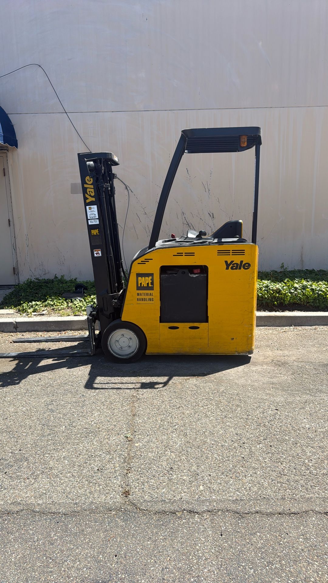 2016 Yale esc030 forklift