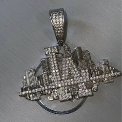 LA Pendant In Good Condition Is 925 