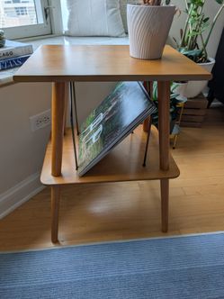 Crosely Record Player Stand / side table