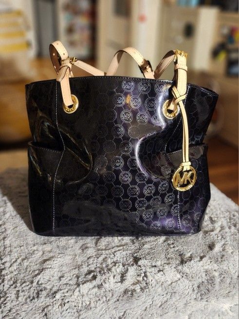 Michael Kors Jet set MK BLACK monogram on patent leather